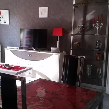 Meuble Fournier Tout Confort Avec Wifi فندق *